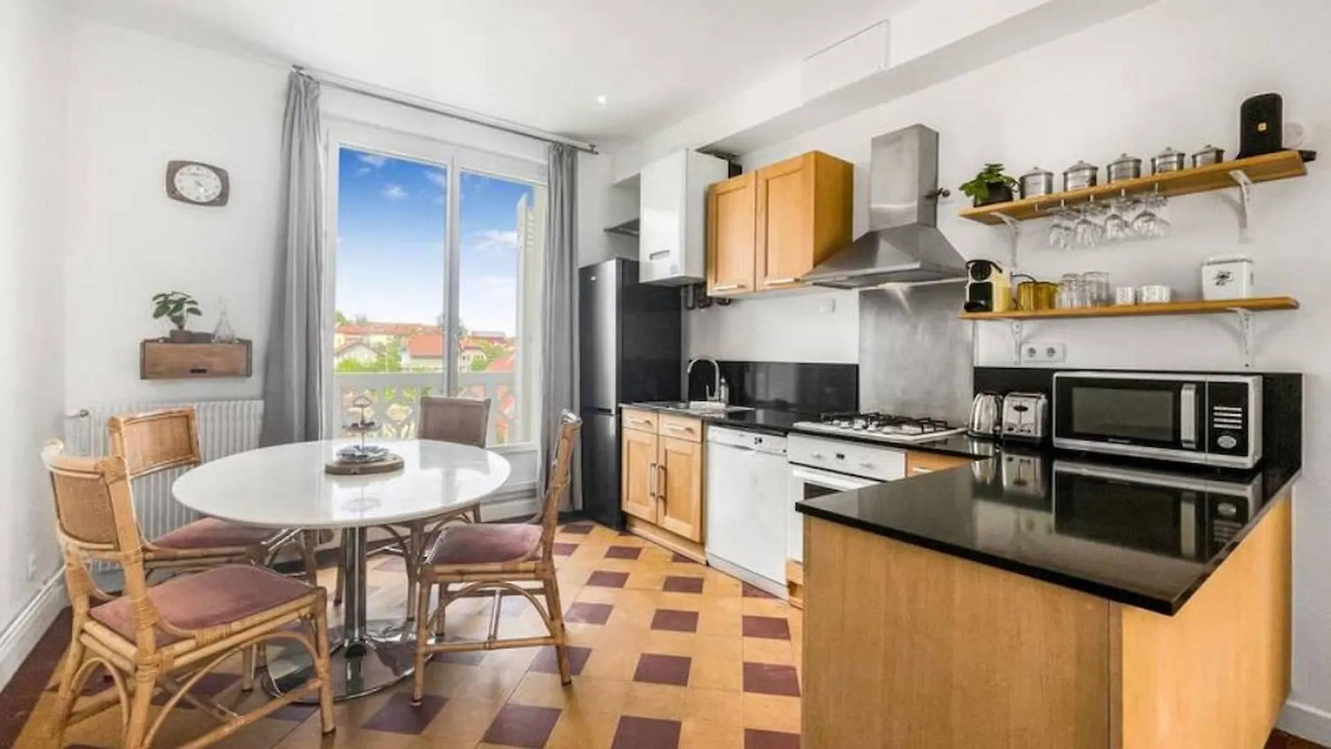 Homey Coloc Gatsby: Modern Elegance with Private Balconies Ville-la-Grand Guest house